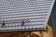внешний вид крыши из металлочерепицы